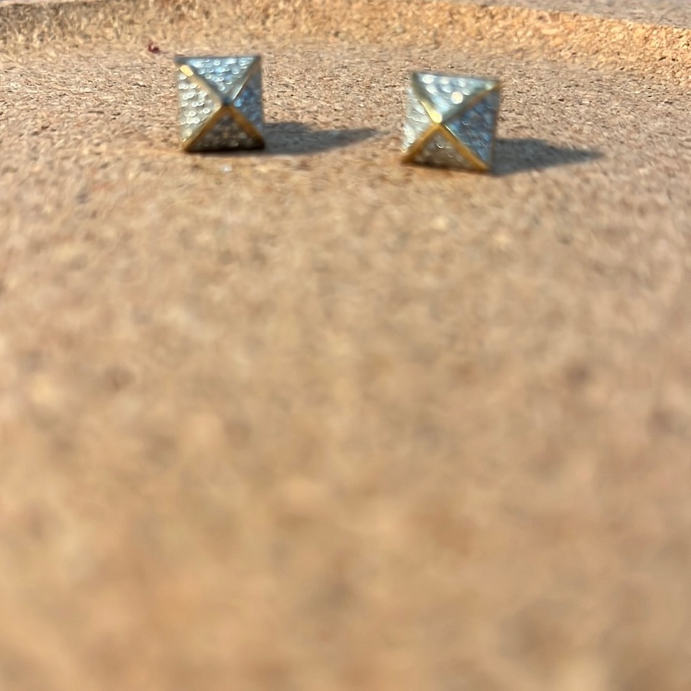 Lucky brand statement studs. Gold and rhinestone look